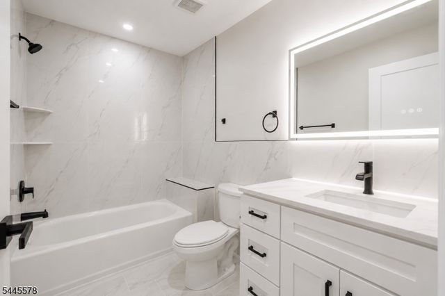 584 Plymouth Rd, Hillside Twp., NJ 07205