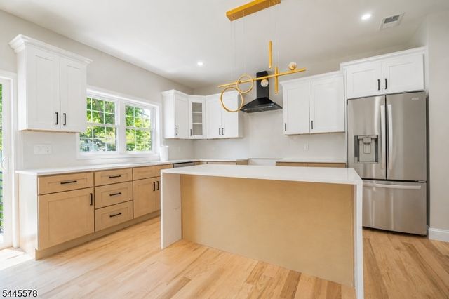 584 Plymouth Rd, Hillside Twp., NJ 07205