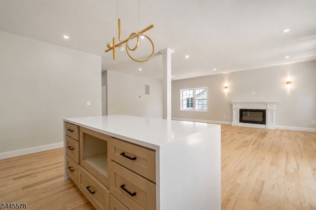 584 Plymouth Rd, Hillside Twp., NJ 07205