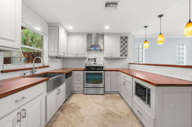 2640 NW 80th Avenue, Margate, FL 33063