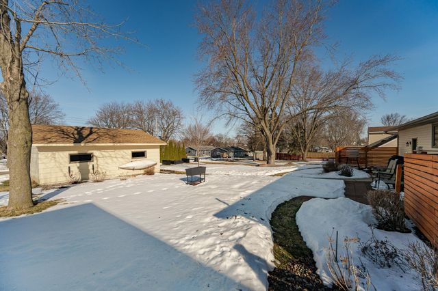 805 1st Avenue NW, Byron, MN 55920