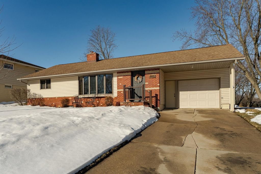 805 1st Avenue NW, Byron, MN 55920