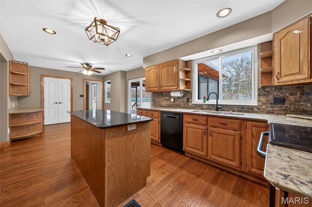 617 Lakeview Road, Lake St Louis, MO 63367