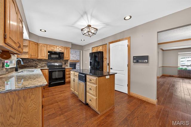 617 Lakeview Road, Lake St Louis, MO 63367