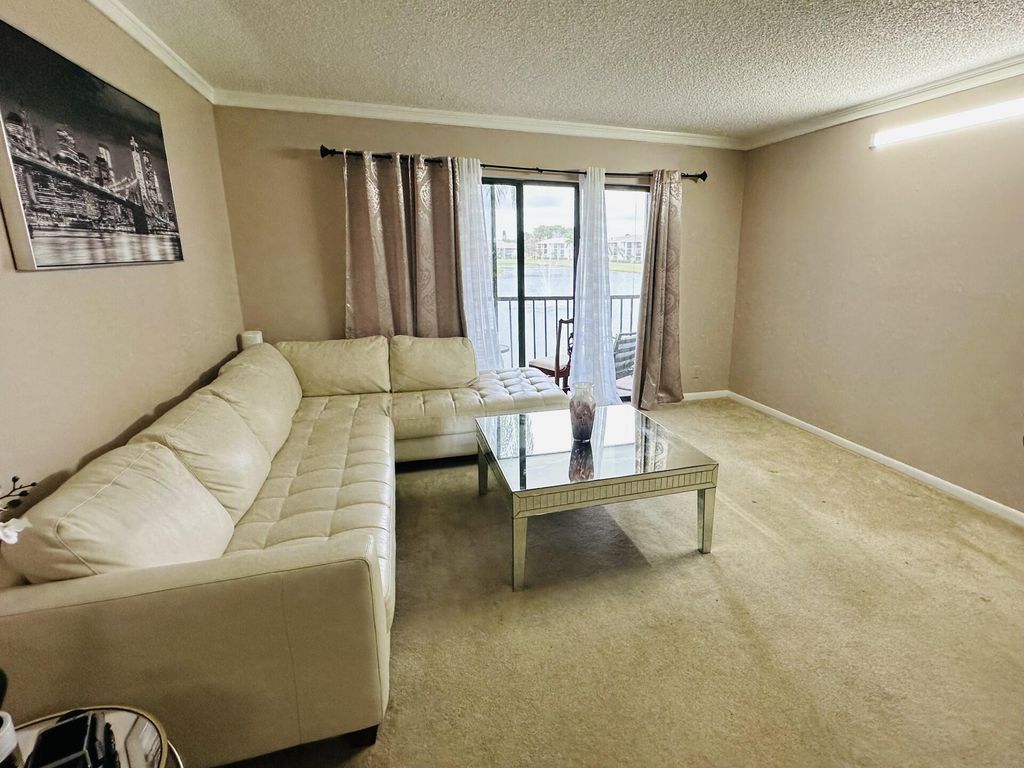 1110 Green Pine Boulevard B2, West Palm Beach, FL 33409