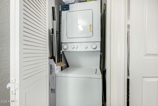 6302 N 64TH Drive 16, Glendale, AZ 85301