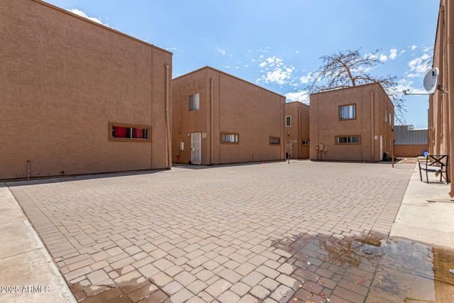 6302 N 64TH Drive 16, Glendale, AZ 85301