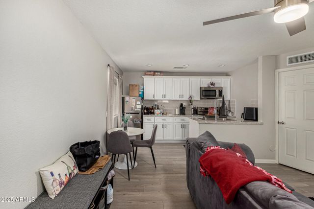 6302 N 64TH Drive 16, Glendale, AZ 85301