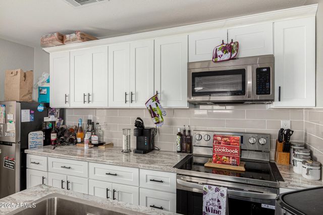 6302 N 64TH Drive 16, Glendale, AZ 85301