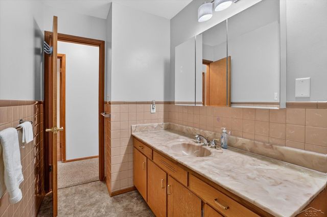 1603 Clover Lane, Midland, MI 48640