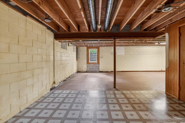 1603 Clover Lane, Midland, MI 48640