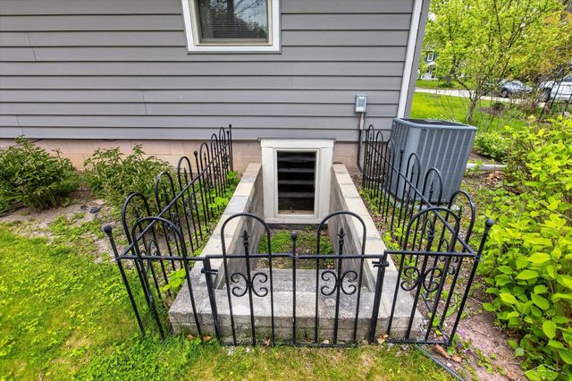 1603 Clover Lane, Midland, MI 48640