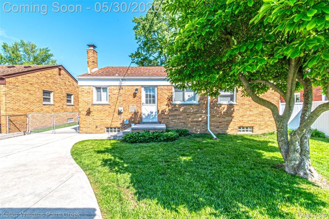 21530 Willow Wisp Street, St. Clair Shores, MI 48082