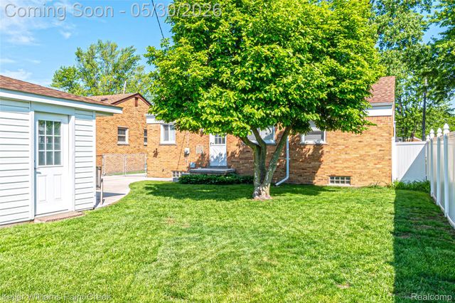 21530 Willow Wisp Street, St. Clair Shores, MI 48082