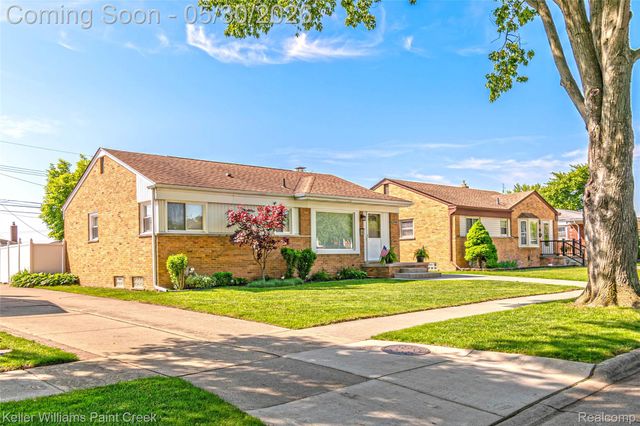 21530 Willow Wisp Street, St. Clair Shores, MI 48082