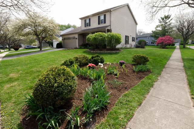 608 Thackeray Lane, Fox River Grove, IL 60021