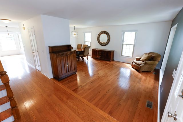 608 Thackeray Lane, Fox River Grove, IL 60021