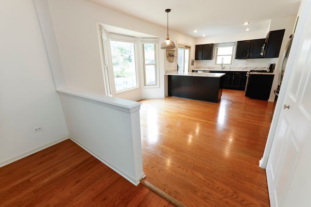 608 Thackeray Lane, Fox River Grove, IL 60021