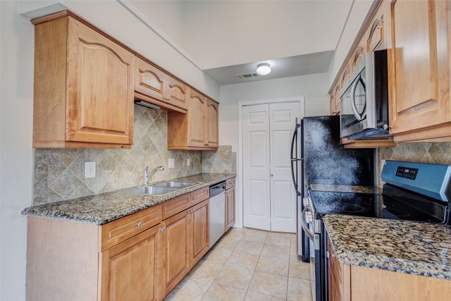5640 Cedar Creek Drive, Benbrook, TX 76109