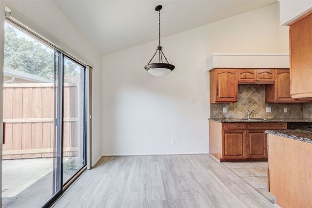 5640 Cedar Creek Drive, Benbrook, TX 76109