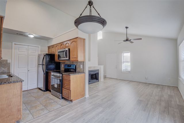 5640 Cedar Creek Drive, Benbrook, TX 76109