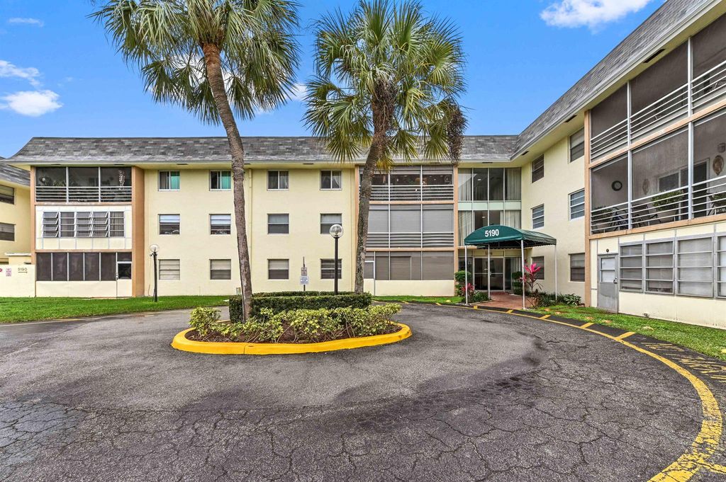 5190 E Sabal Palm Boulevard 104, Tamarac, FL 33319
