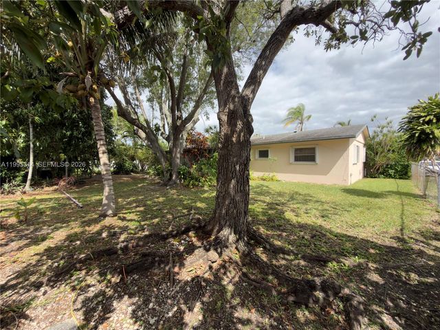 11110 SW 153rd St, Miami, FL 33157