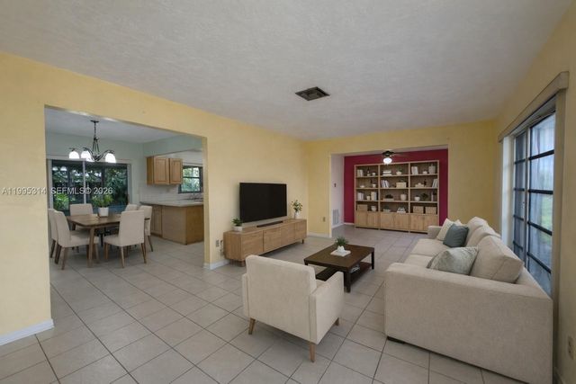 11110 SW 153rd St, Miami, FL 33157