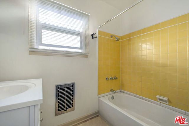 1118 Marlborough Avenue, Inglewood, CA 90302