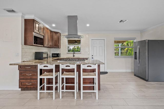 1446 W Jennings Street, Lantana, FL 33462