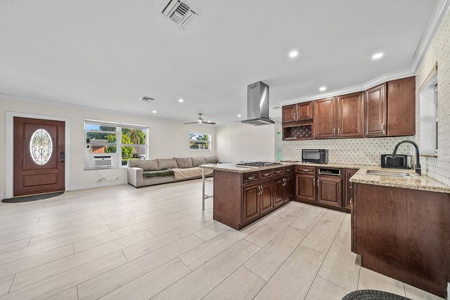 1446 W Jennings Street, Lantana, FL 33462