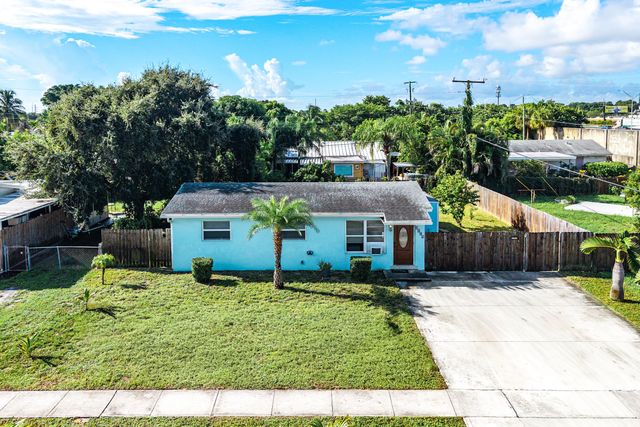 1446 W Jennings Street, Lantana, FL 33462