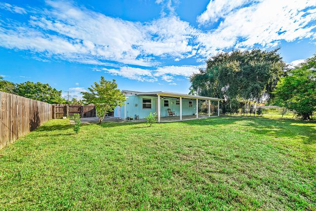 1446 W Jennings Street, Lantana, FL 33462
