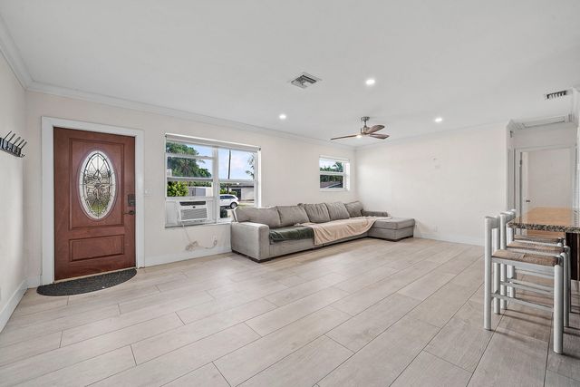 1446 W Jennings Street, Lantana, FL 33462