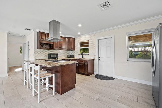 1446 W Jennings Street, Lantana, FL 33462