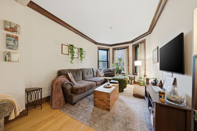 2436 N Albany Avenue, Chicago, IL 60647