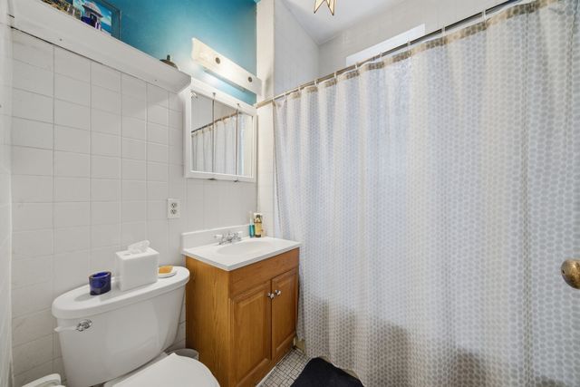 2436 N Albany Avenue, Chicago, IL 60647