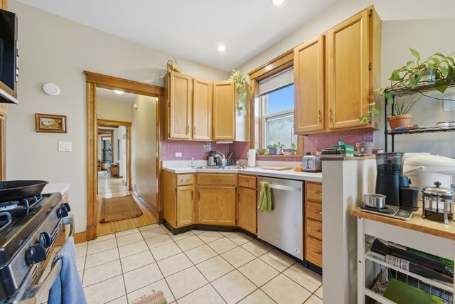 2436 N Albany Avenue, Chicago, IL 60647