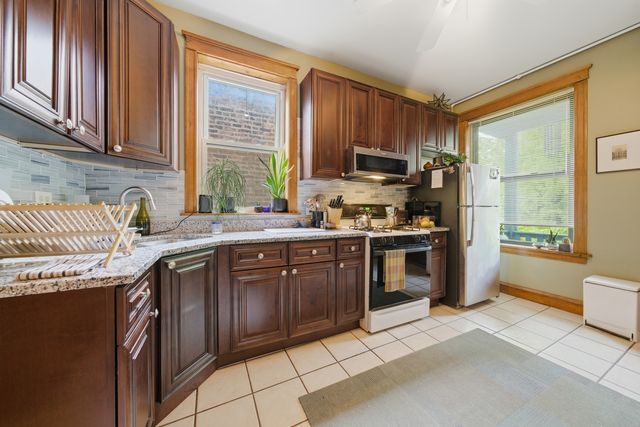 2436 N Albany Avenue, Chicago, IL 60647