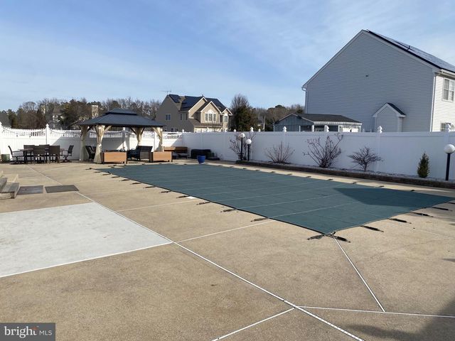 500 COBBLESTONE CT, Egg Harbor Township, NJ 08234