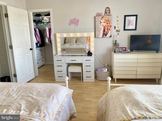 500 COBBLESTONE CT, Egg Harbor Township, NJ 08234