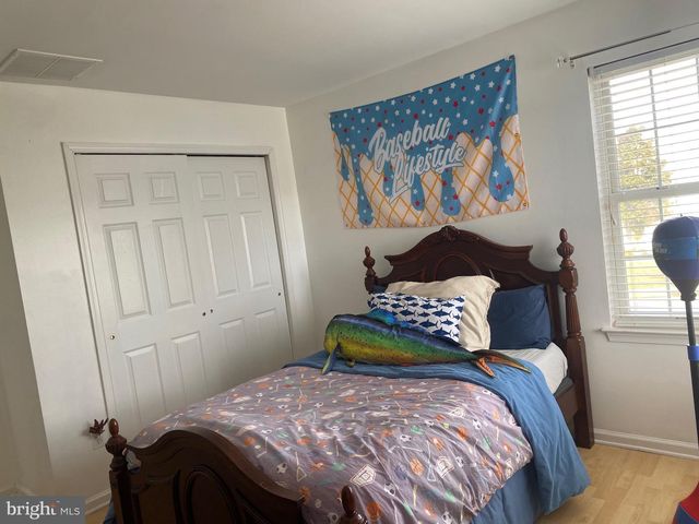 500 COBBLESTONE CT, Egg Harbor Township, NJ 08234