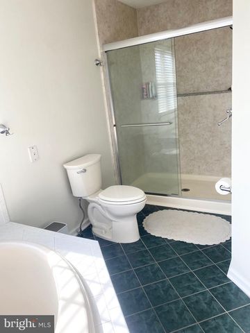 500 COBBLESTONE CT, Egg Harbor Township, NJ 08234