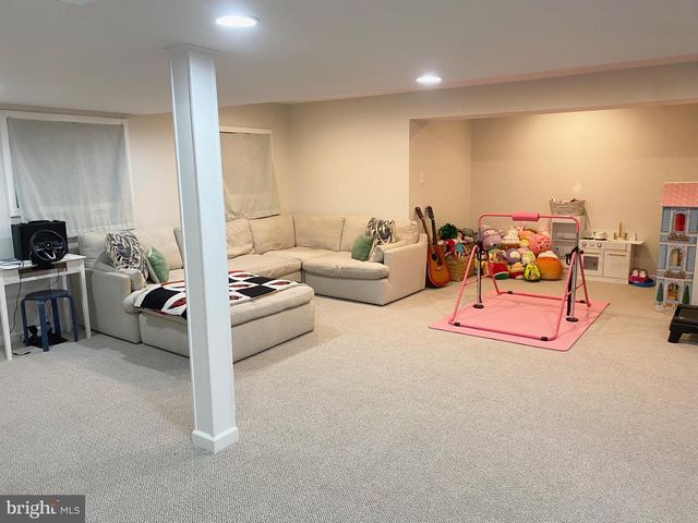 500 COBBLESTONE CT, Egg Harbor Township, NJ 08234