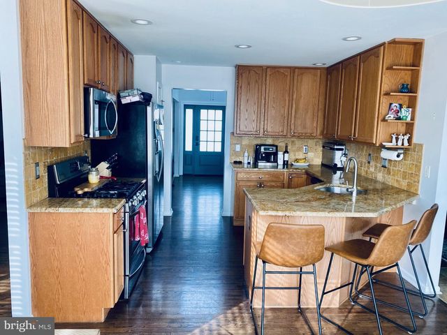 500 COBBLESTONE CT, Egg Harbor Township, NJ 08234