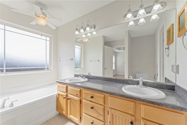 545 Red Oak Street, Gentry, AR 72734