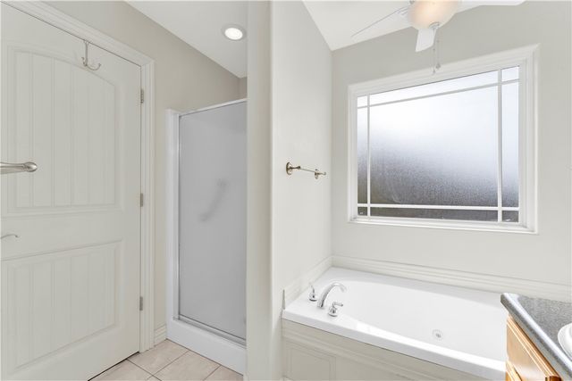 545 Red Oak Street, Gentry, AR 72734