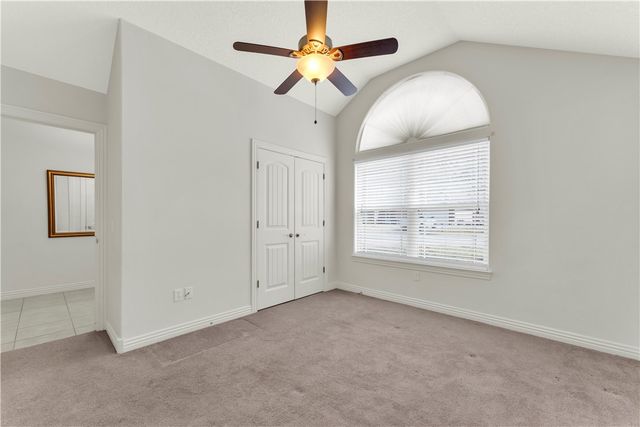 545 Red Oak Street, Gentry, AR 72734