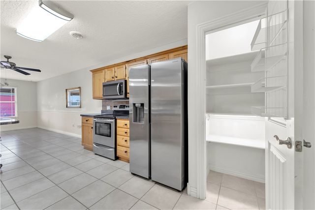 545 Red Oak Street, Gentry, AR 72734