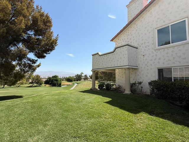 326 Vista Royale Drive, Palm Desert, CA 92211